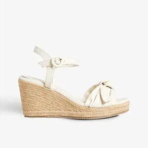 NIB Bryanah bow-embellished leather wedge sandals - natural SZ 9.5